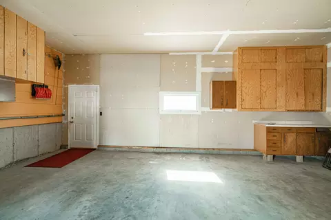 2017 E Avenue B, Bismarck, ND 58501 photo 40