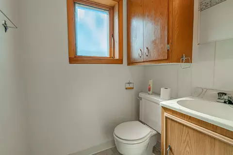 2017 E Avenue B, Bismarck, ND 58501 photo 25