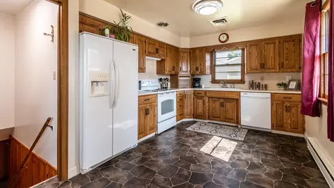1304 Monte Dr, Mandan, ND 58554 photo 7