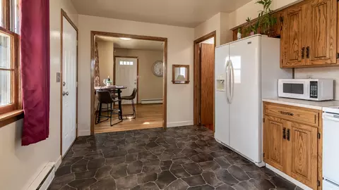 1304 Monte Dr, Mandan, ND 58554 photo 8