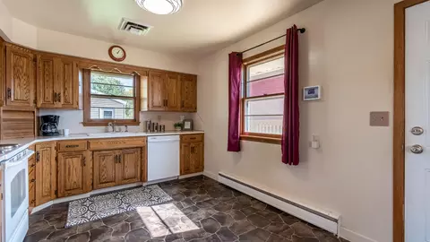 1304 Monte Dr, Mandan, ND 58554 photo 9