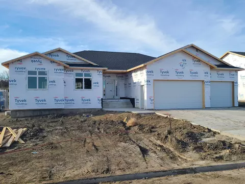 5330 Titanium Dr, Bismarck, ND 58503 photo 1