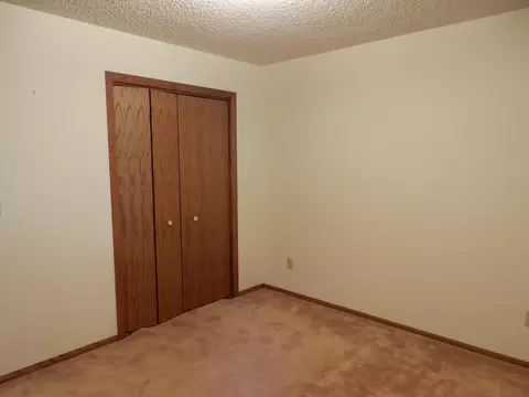 407 E Brandon Dr, Bismarck, ND 58503 photo 46