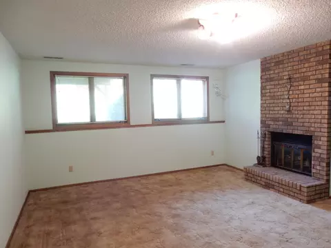407 E Brandon Dr, Bismarck, ND 58503 photo 38
