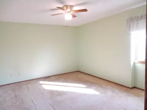 407 E Brandon Dr, Bismarck, ND 58503 photo 18