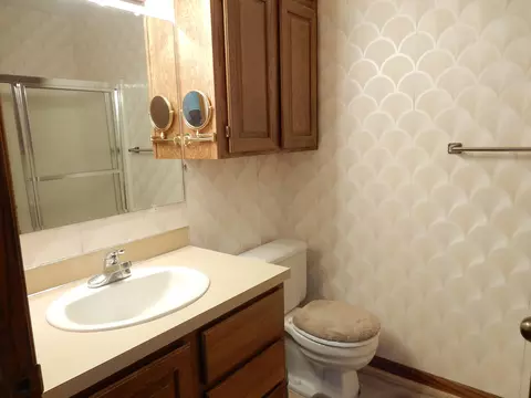 407 E Brandon Dr, Bismarck, ND 58503 photo 25