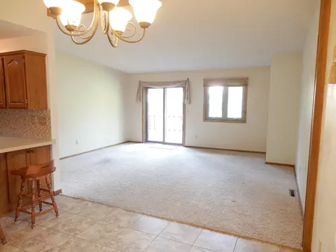 407 E Brandon Dr, Bismarck, ND 58503 photo 9
