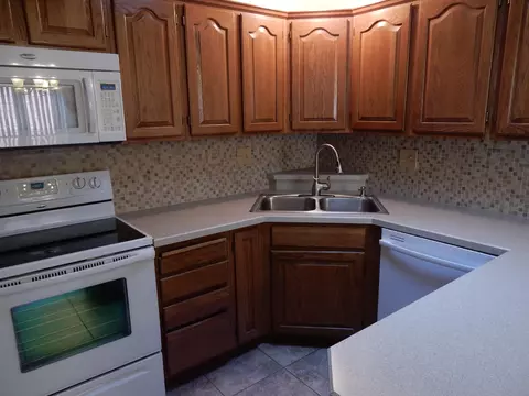 407 E Brandon Dr, Bismarck, ND 58503 photo 7