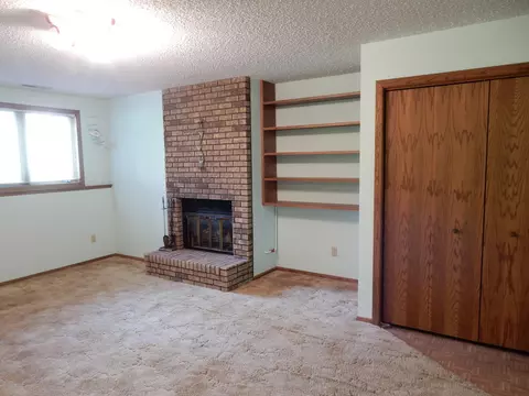 407 E Brandon Dr, Bismarck, ND 58503 photo 41