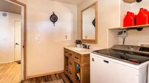 703 Calgary Ave, Bismarck, ND 58503 photo 33