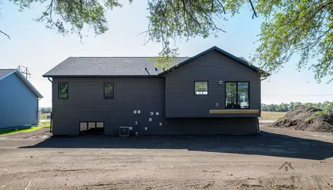 5412 Hendrickson Dr, Bismarck, ND 58503 photo 20