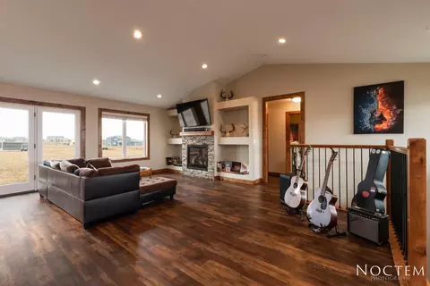 2483 Eugene Dr N, Mandan, ND 58554 photo 8