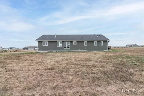 2483 Eugene Dr N, Mandan, ND 58554 photo 5