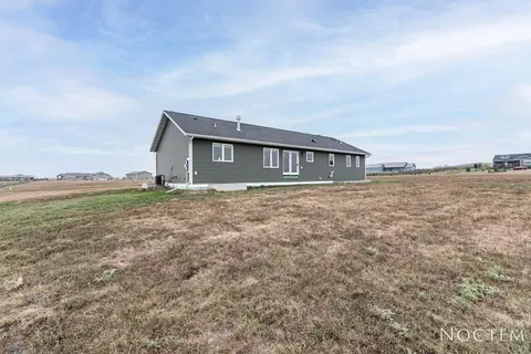 2483 Eugene Dr N, Mandan, ND 58554 photo 4