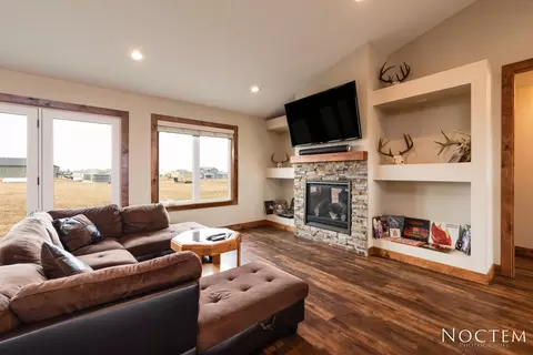 2483 Eugene Dr N, Mandan, ND 58554 photo 11