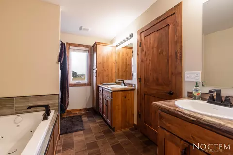 2483 Eugene Dr N, Mandan, ND 58554 photo 18