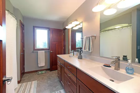 4830 E Roundup Rd, Bismarck, ND 58503 photo 7