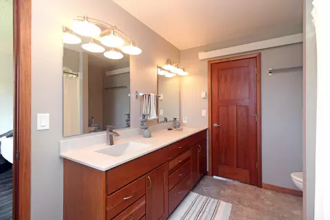 4830 E Roundup Rd, Bismarck, ND 58503 photo 17