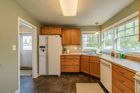 1320 N 3rd St, Bismarck, ND 58501 photo 5