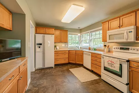 1320 N 3rd St, Bismarck, ND 58501 photo 4