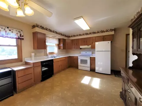 405 Chaffee Row, Beulah, ND 58523 photo 4