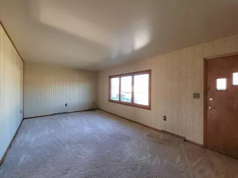 405 Chaffee Row, Beulah, ND 58523 photo 6