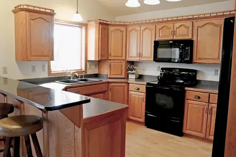 769 Munich Dr, Bismarck, ND 58504 photo 5