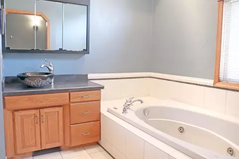769 Munich Dr, Bismarck, ND 58504 photo 18