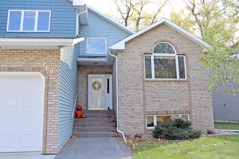 769 Munich Dr, Bismarck, ND 58504 photo 3
