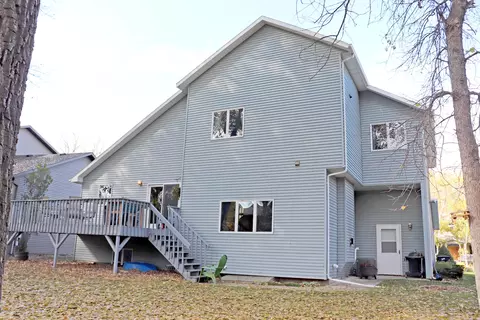 769 Munich Dr, Bismarck, ND 58504 photo 2