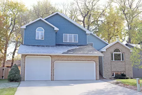 769 Munich Dr, Bismarck, ND 58504 photo 1