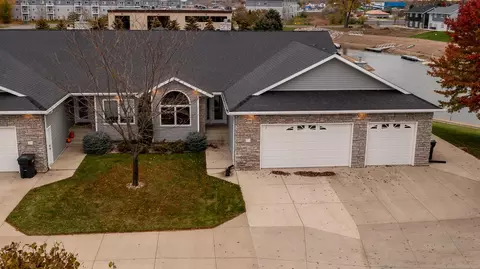 2214 Shoal Loop SE, Mandan, ND 58554 photo 1
