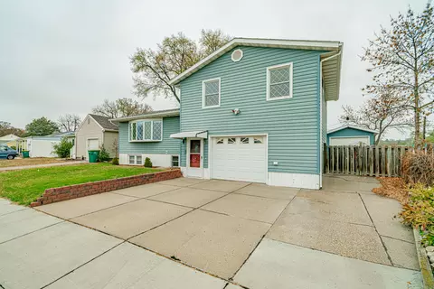 920 Riverview Ave, Bismarck, ND 58504 photo 1