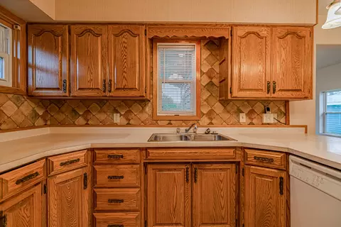 920 Riverview Ave, Bismarck, ND 58504 photo 13
