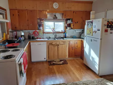 211 5th Ave, Denhoff, ND 58430 photo 2