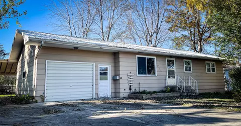 306 3rd Ave SW, Steele, ND 58482 photo 1