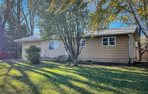 306 3rd Ave SW, Steele, ND 58482 photo 2