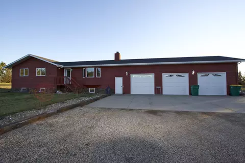 6529 Star Ln, Bismarck, ND 58503 photo 1