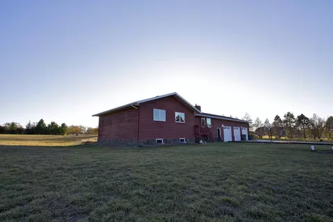 6529 Star Ln, Bismarck, ND 58503 photo 2