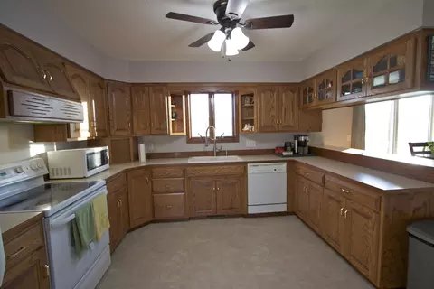 6529 Star Ln, Bismarck, ND 58503 photo 6