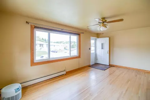 1005 6th St NW, Mandan, ND 58554 photo 5