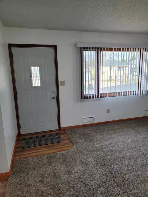 509 19th St, Bismarck, ND 58501 photo 6