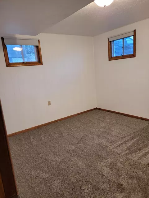 509 19th St, Bismarck, ND 58501 photo 14
