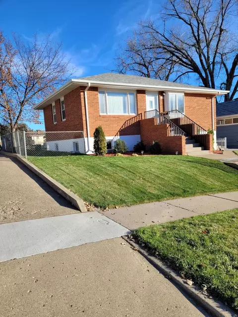 509 19th St, Bismarck, ND 58501 photo 1