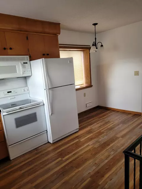 509 19th St, Bismarck, ND 58501 photo 4