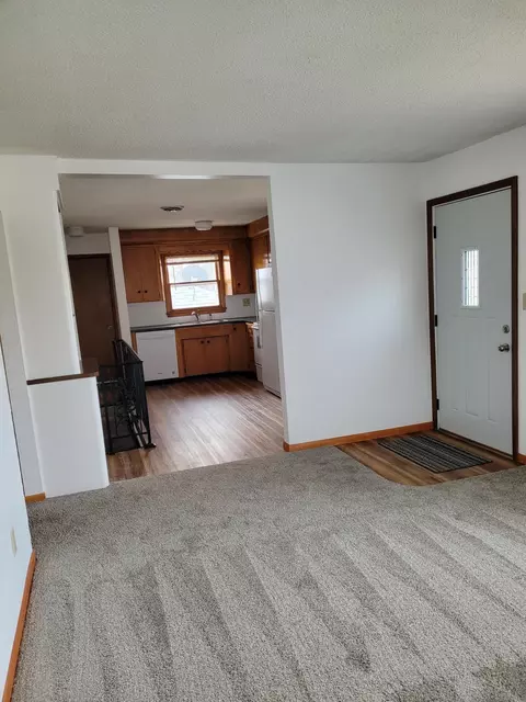 509 19th St, Bismarck, ND 58501 photo 5