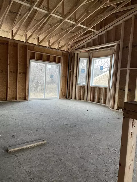5302 Hendrickson Dr, Bismarck, ND 58504 photo 3