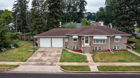 220 Arikara Ave, Bismarck, ND 58501 photo 3