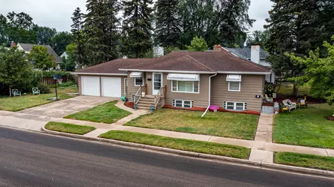 220 Arikara Ave, Bismarck, ND 58501 photo 1