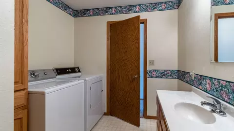 2125 E Capitol Ave, Bismarck, ND 58501 photo 14